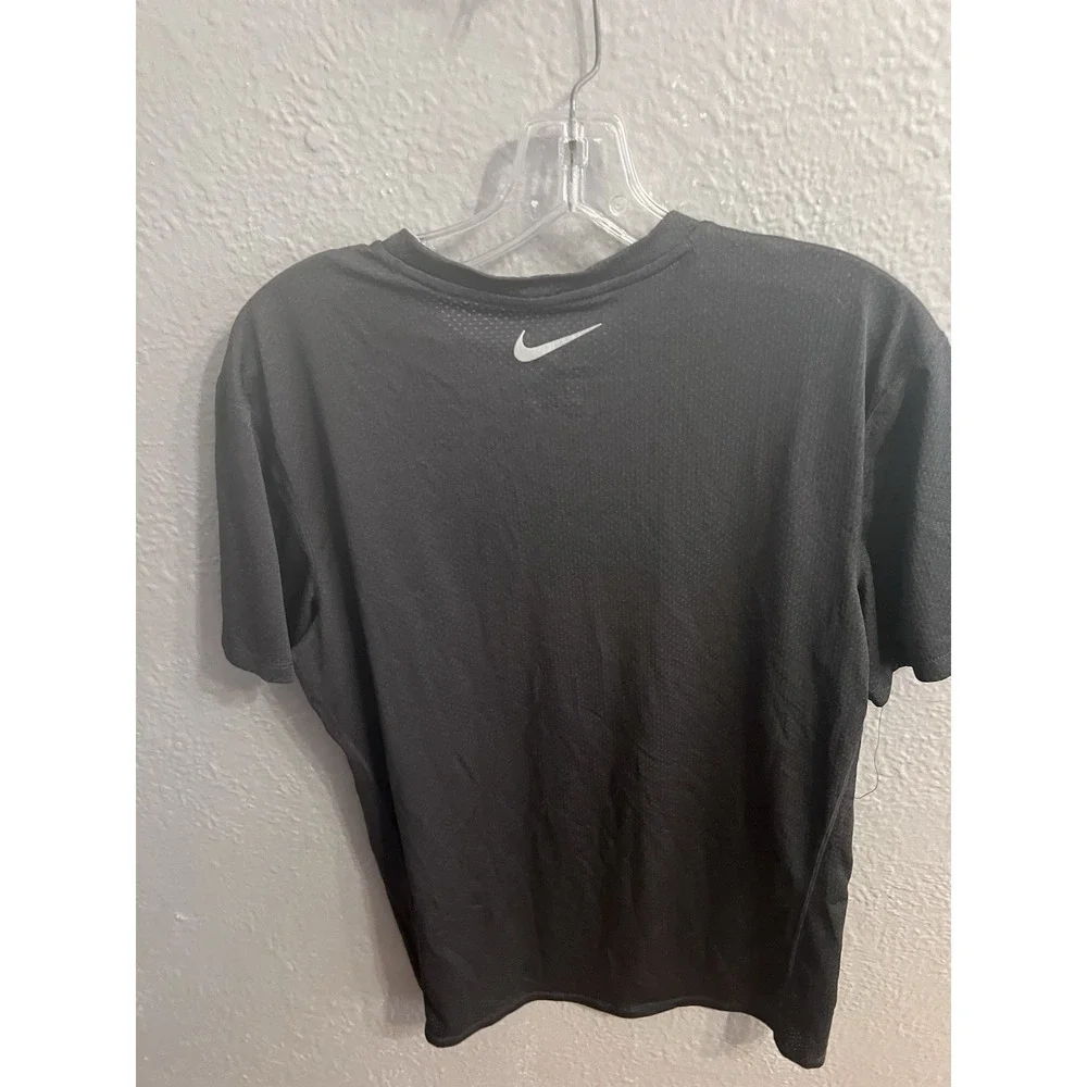 Nike Dri-Fit Womens Charcoal Gray Size Medium Short Sleeve‎ Running Shirt